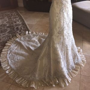 (Never worn) Wedding Dress
